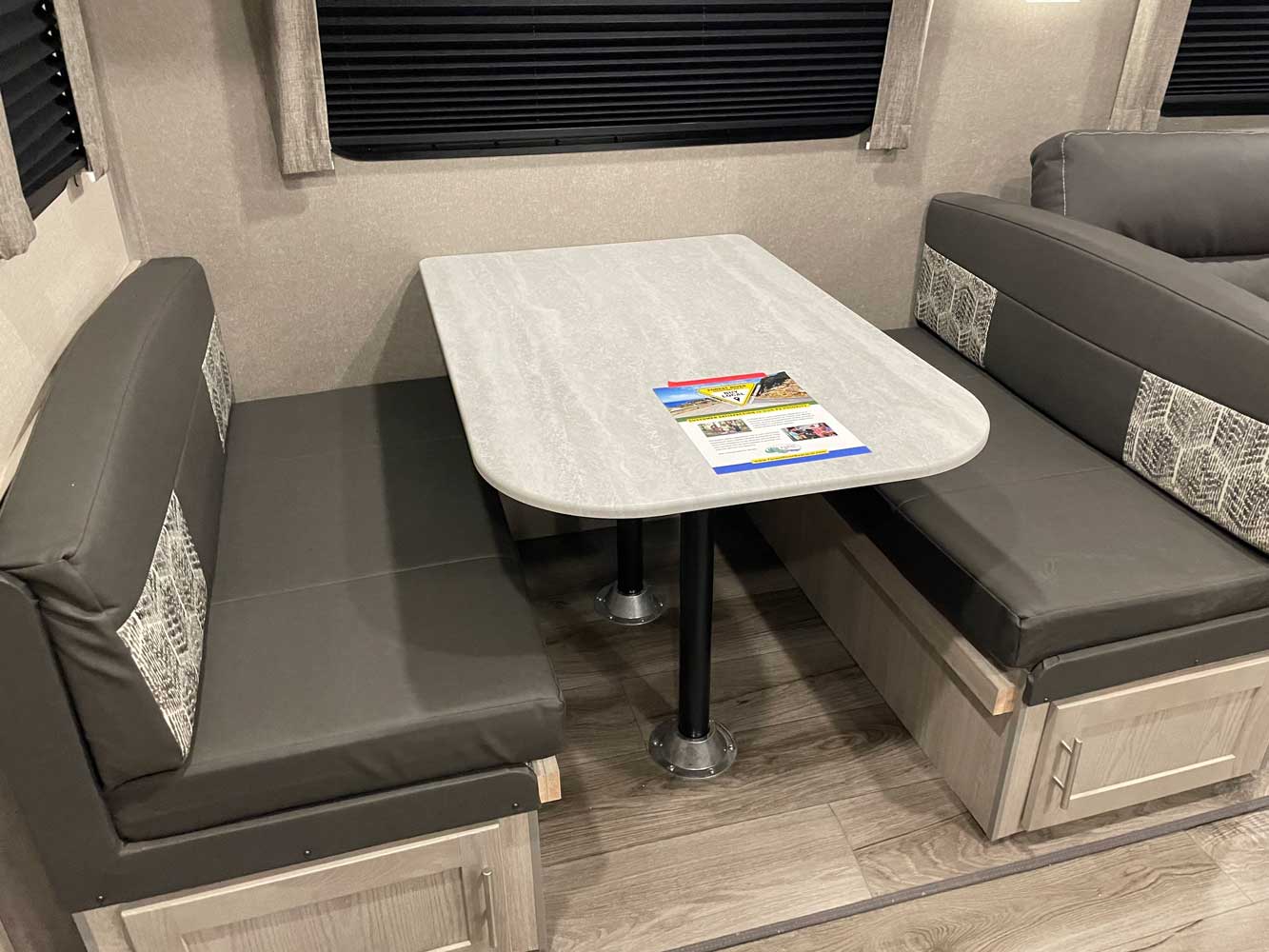 CATALINA DESTINATION SERIES 40BHTS