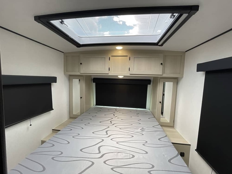 COACHMEN APEX ULTRA LITE 228BHS