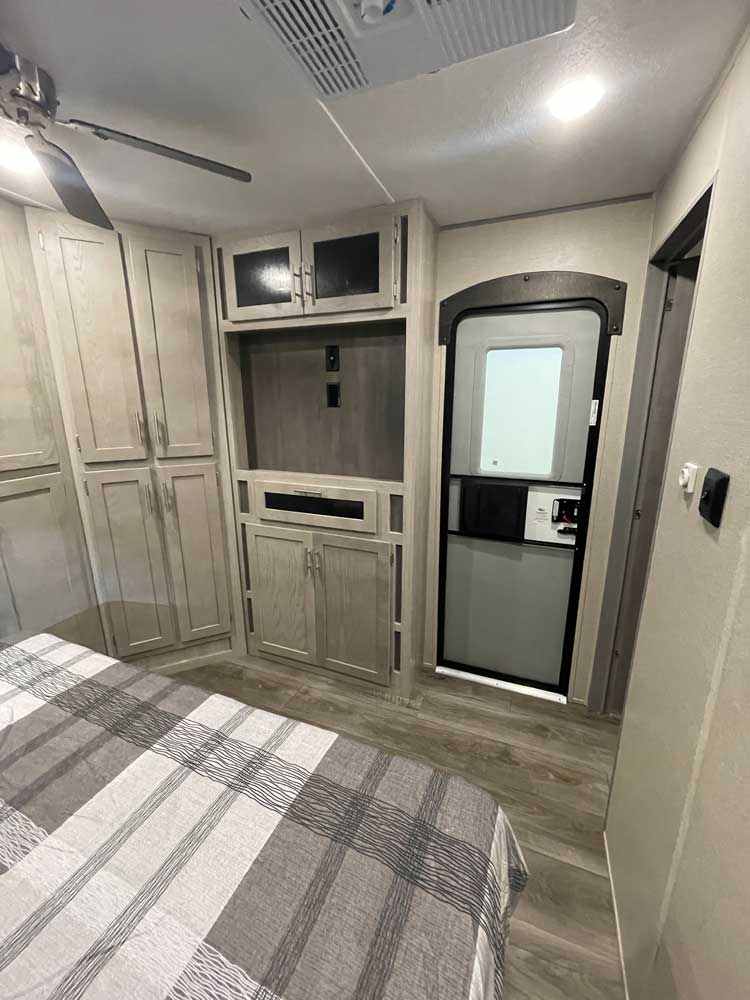 CATALINA DESTINATION SERIES 40BHTS