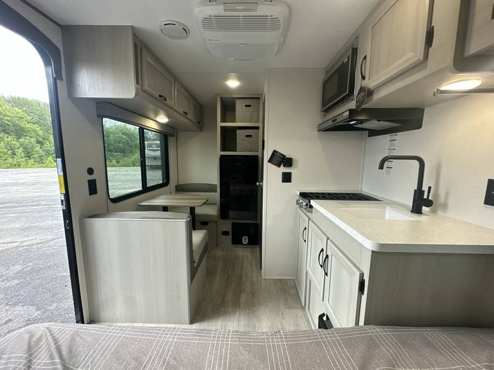 COACHMEN CATALINA SUMMIT SERIES 7 134RDX