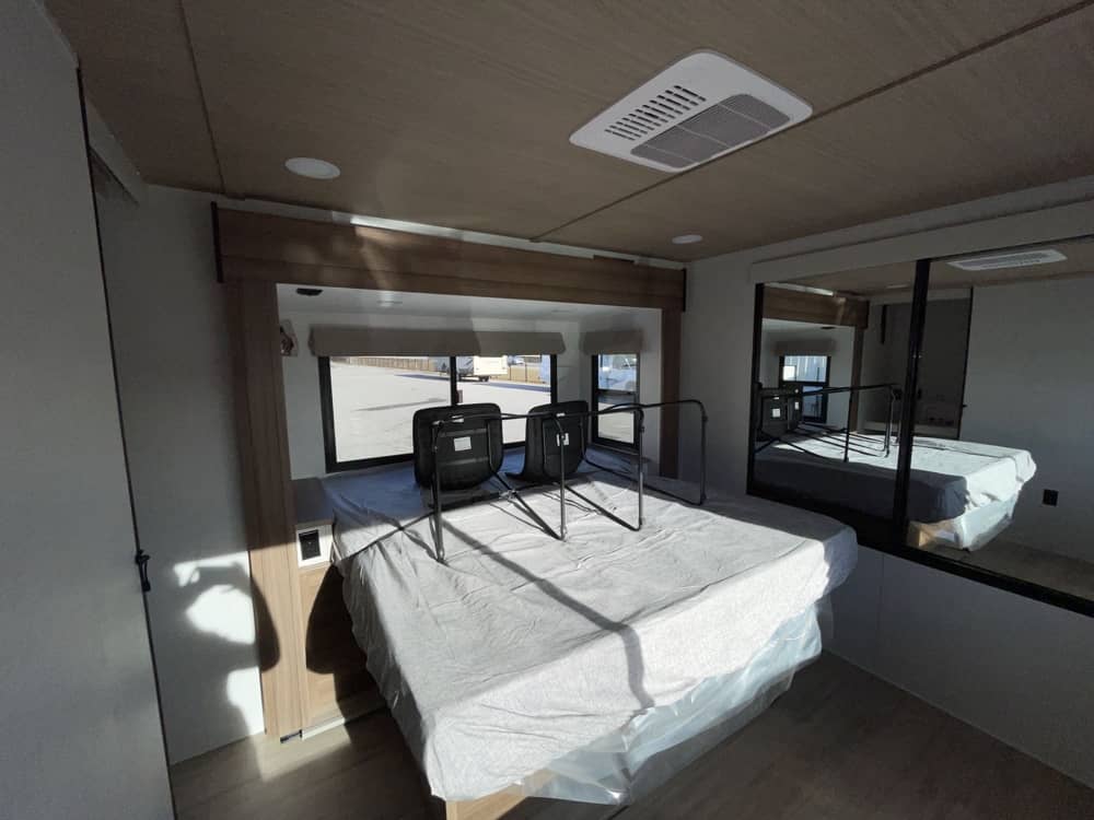 FOREST RIVER VIBE 3400XL