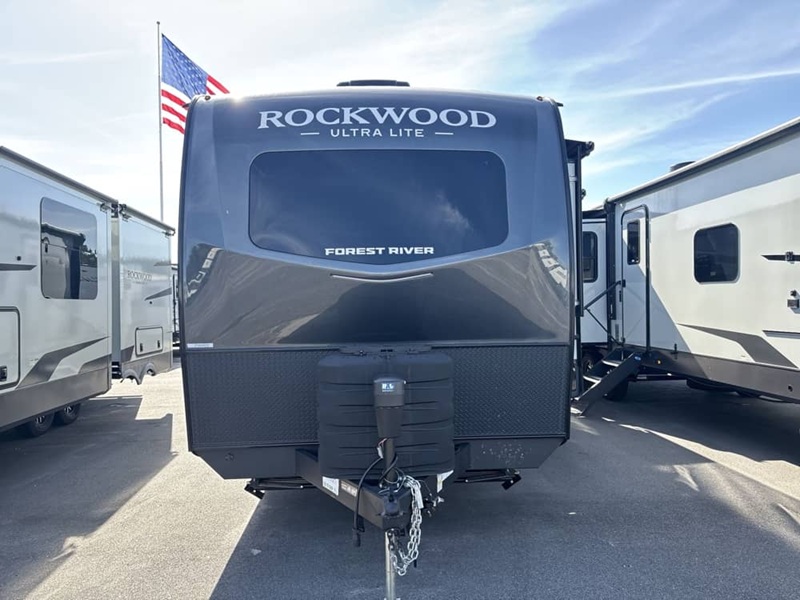 FOREST RIVER ROCKWOOD ULTRA LITE 2606WS