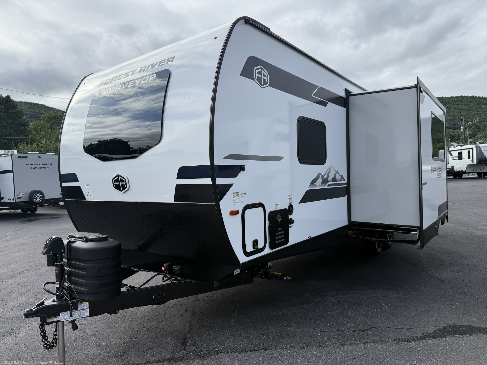 FOREST RIVER SURVEYOR 260BHLE
