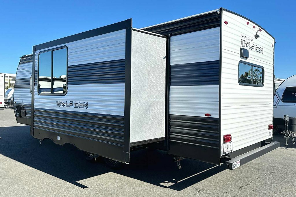 FOREST RIVER CHEROKEE WOLF DEN 323MB