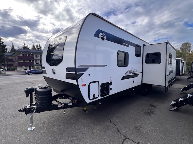 FOREST RIVER SURVEYOR LEGEND 261RKLE