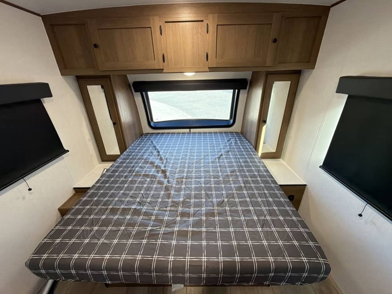 COACHMEN APEX ULTRA LITE 216RKS