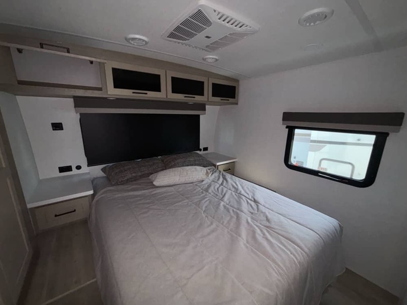 FOREST RIVER ROCKWOOD ULTRA LITE 2606WS