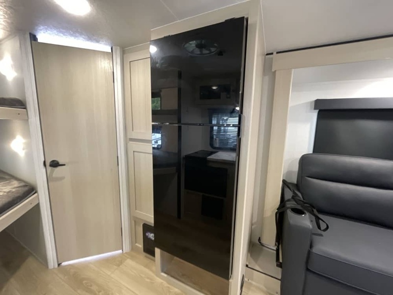 COACHMEN APEX ULTRA LITE 228BHS