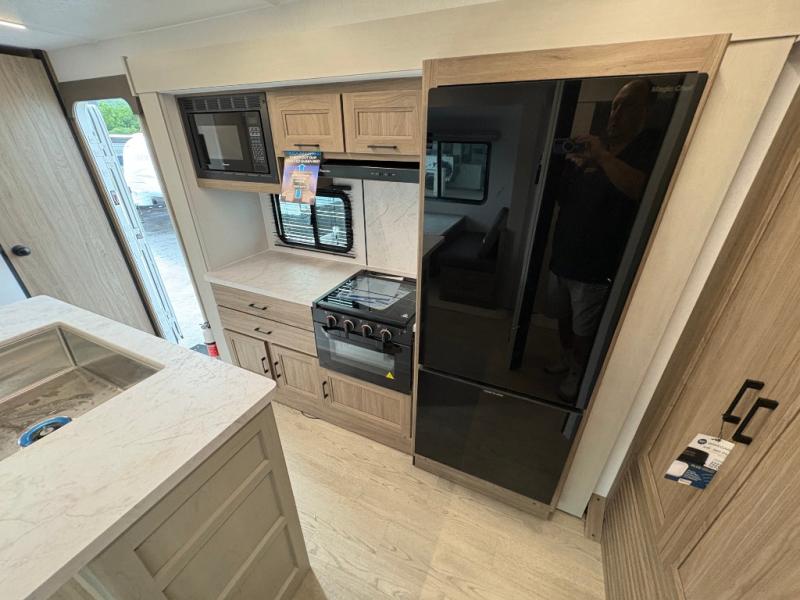 COACHMEN FREEDOM EXPRESS ULTRA LITE 320BHDS