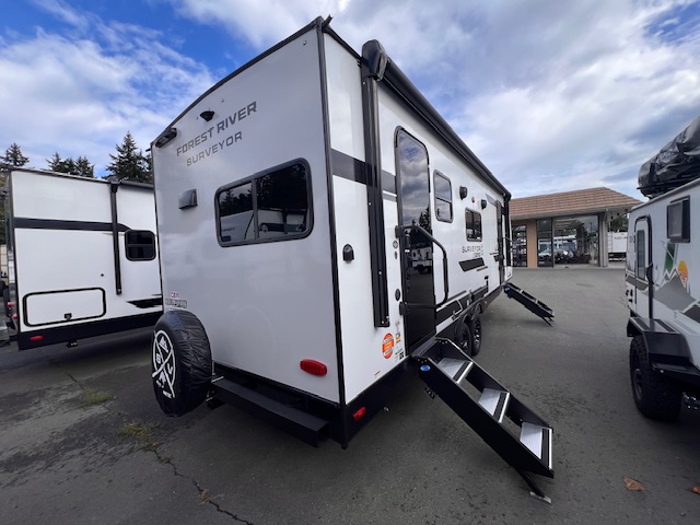 FOREST RIVER SURVEYOR LEGEND 261RKLE