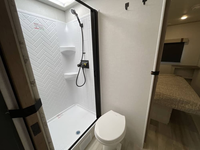 FOREST RIVER NO BOUNDARIES 20.5