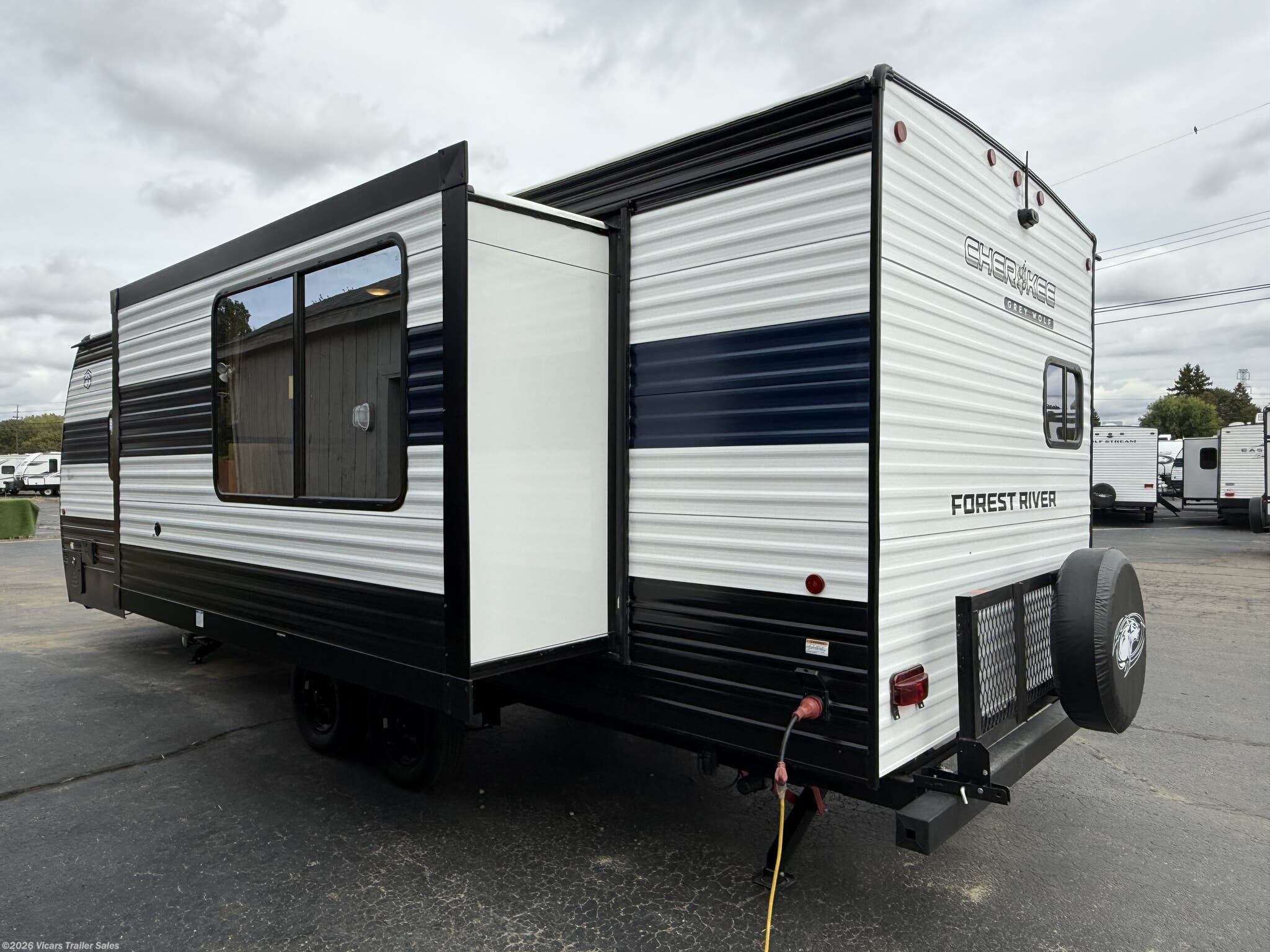 CHEROKEE GREY WOLF 26SS