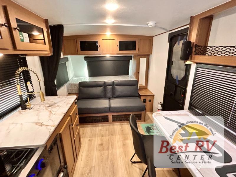 Coachmen Apex NANO 183BH