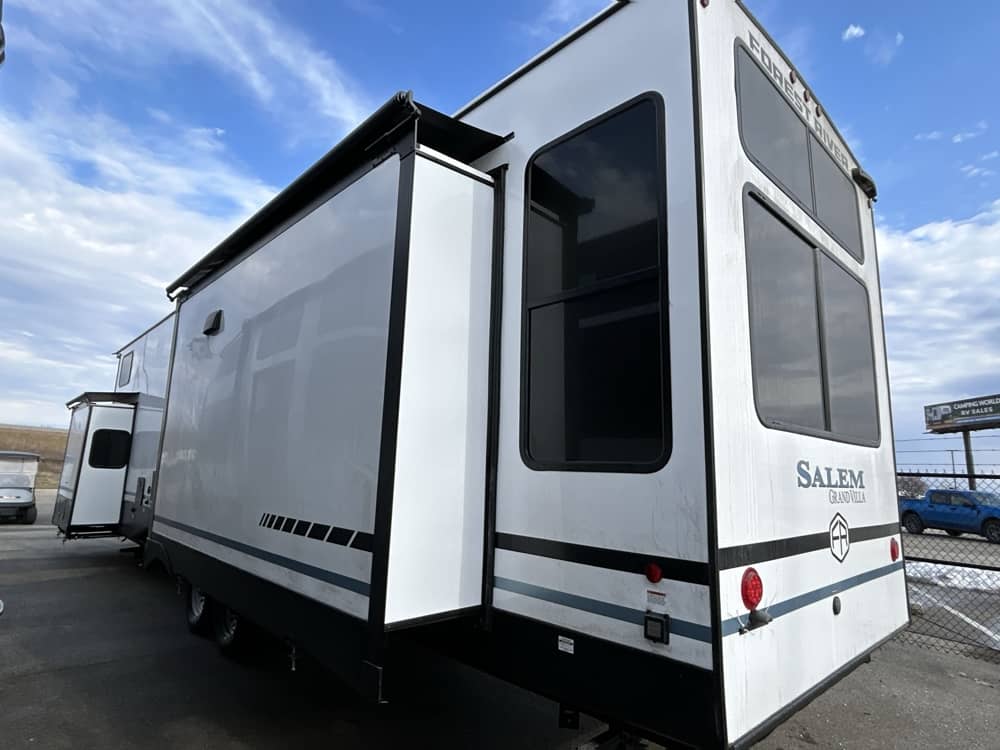 FOREST RIVER Salem Grand Villa 42DL