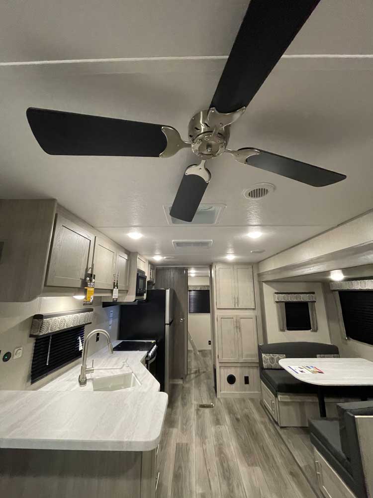 CATALINA DESTINATION SERIES 40BHTS
