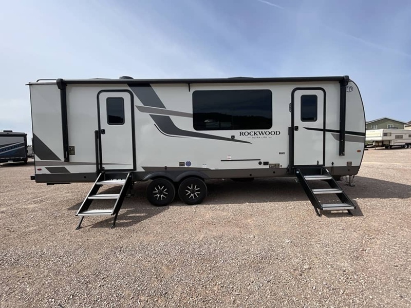 FOREST RIVER ROCKWOOD ULTRA LITE 2619FK