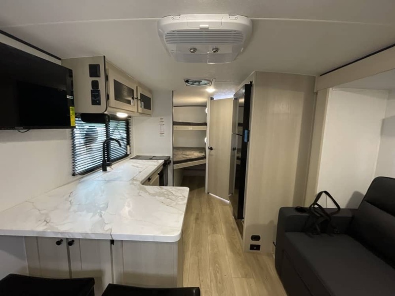 COACHMEN APEX ULTRA LITE 228BHS