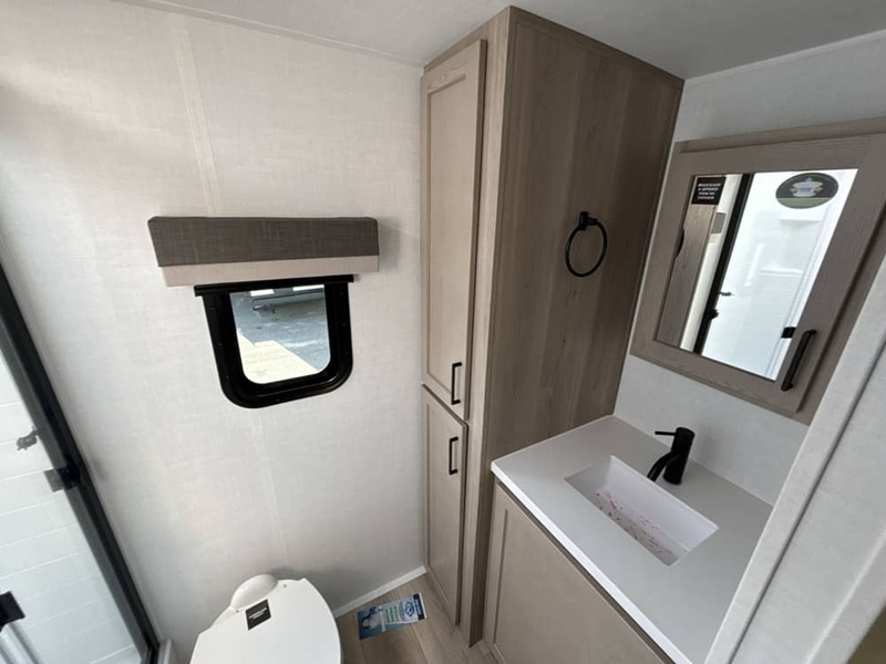 FOREST RIVER ROCKWOOD ULTRA LITE 2606WS