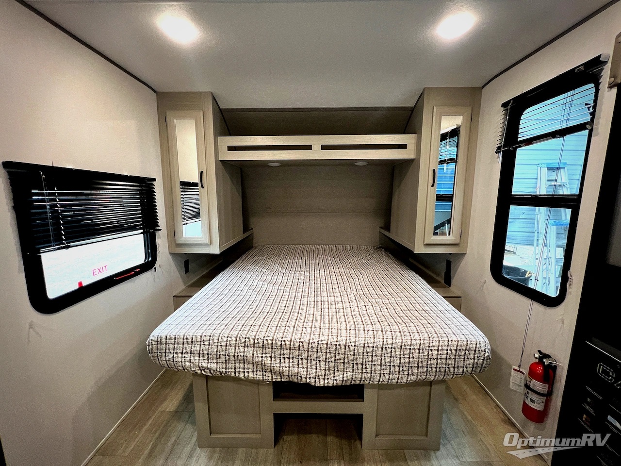 COACHMEN CATALINA SUMMIT SERIES 194RBS