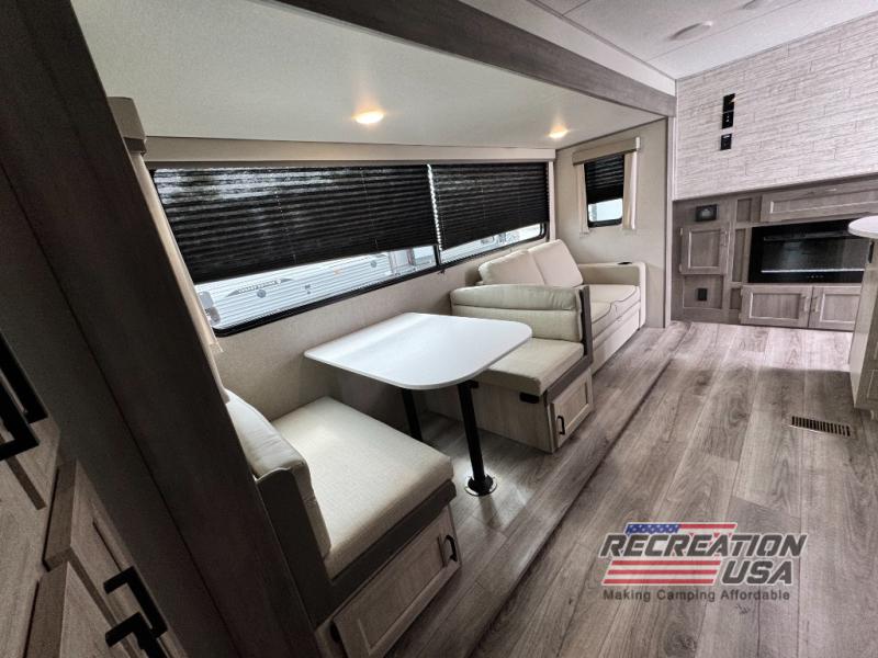 COACHMEN CATALINA LEGACY EDITION 343BHTS-DEN