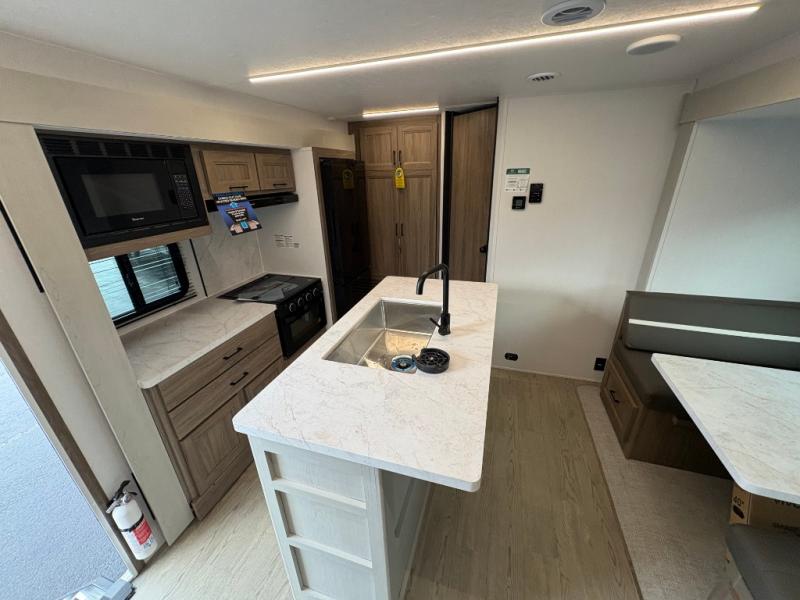 COACHMEN FREEDOM EXPRESS ULTRA LITE 320BHDS