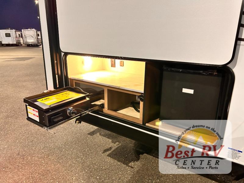 Coachmen Apex NANO 183BH