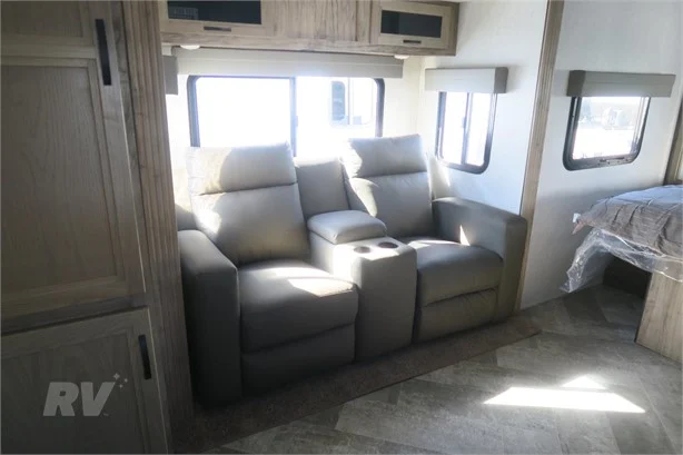PALOMINO SOLAIR 208SS