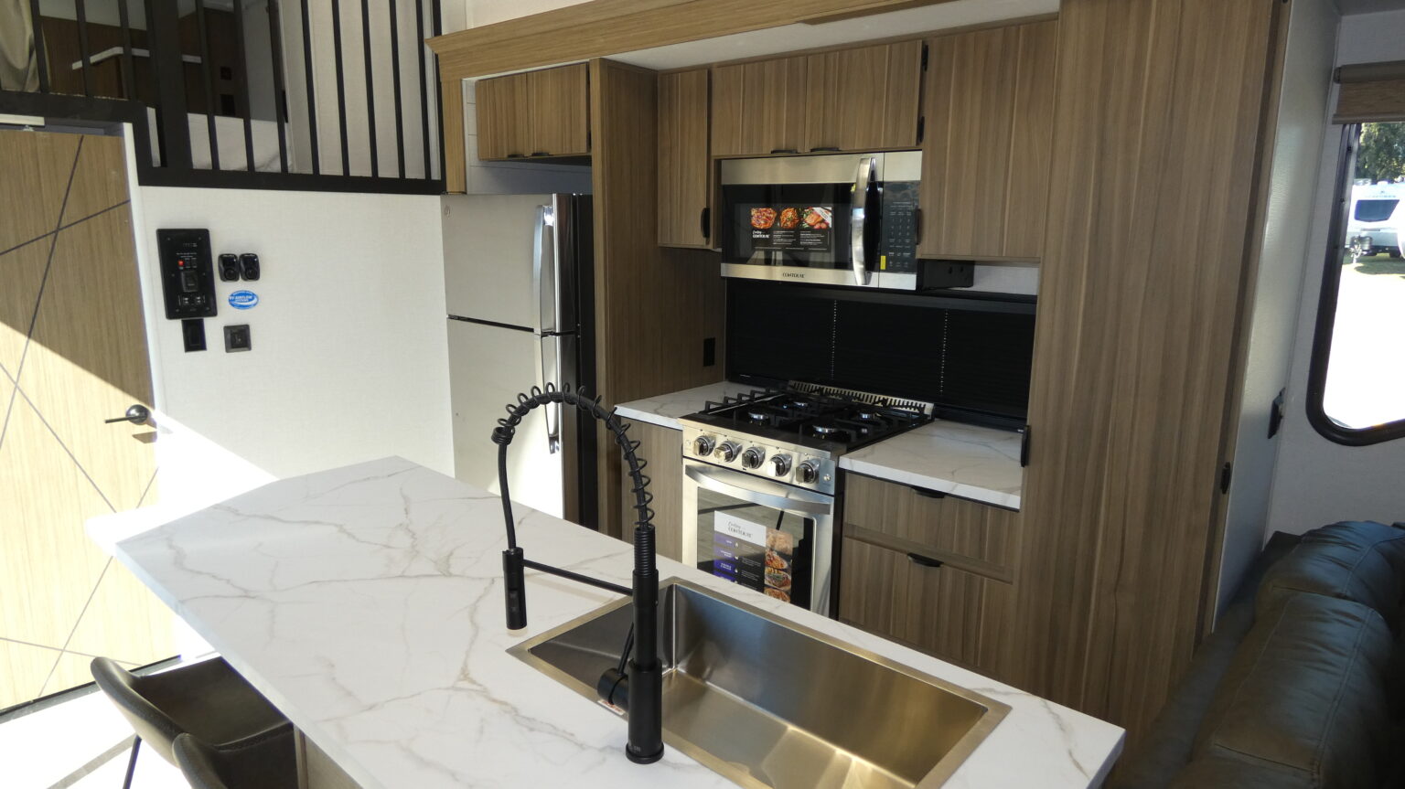 FOREST RIVER SALEM VILLA 40ZZZ