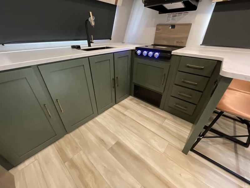 FOREST RIVER NO BOUNDARIES 20.5