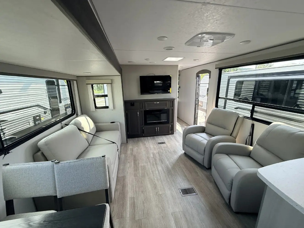 Coachmen CATALINA LEGACY EDITION 303RKDS