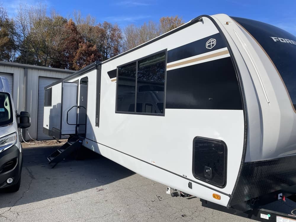 FOREST RIVER VIBE 3400XL