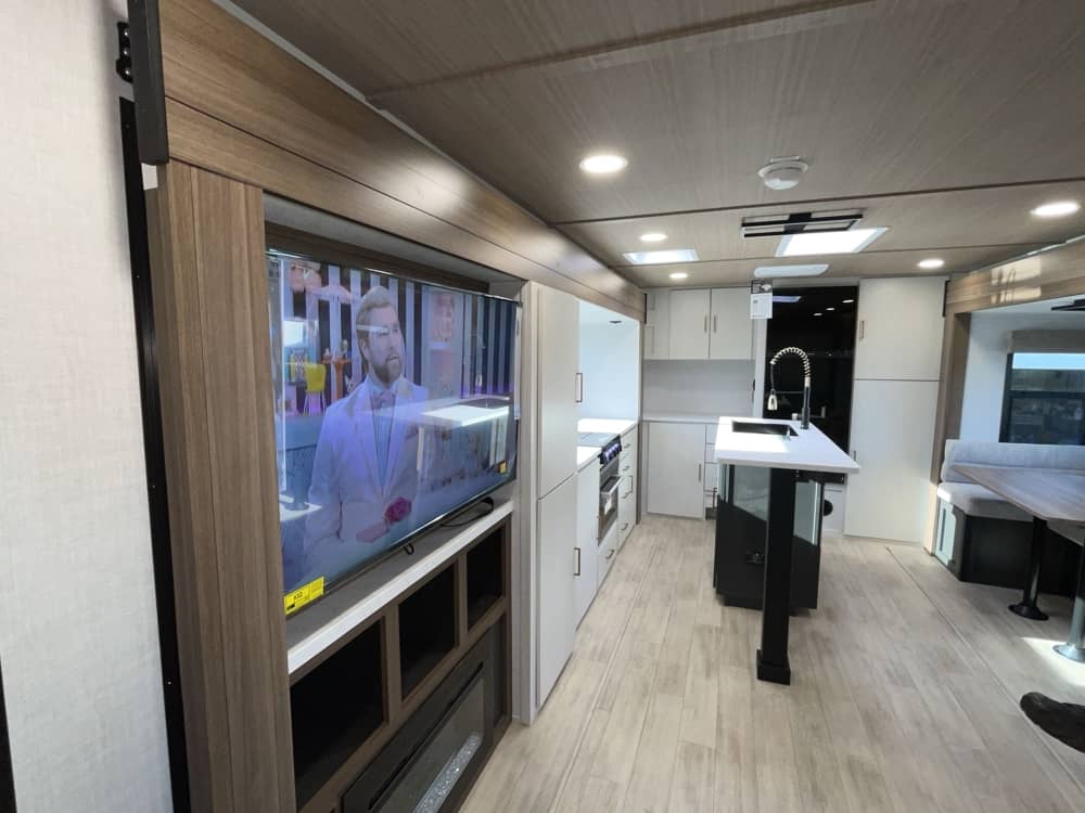 FOREST RIVER VIBE 3400XL