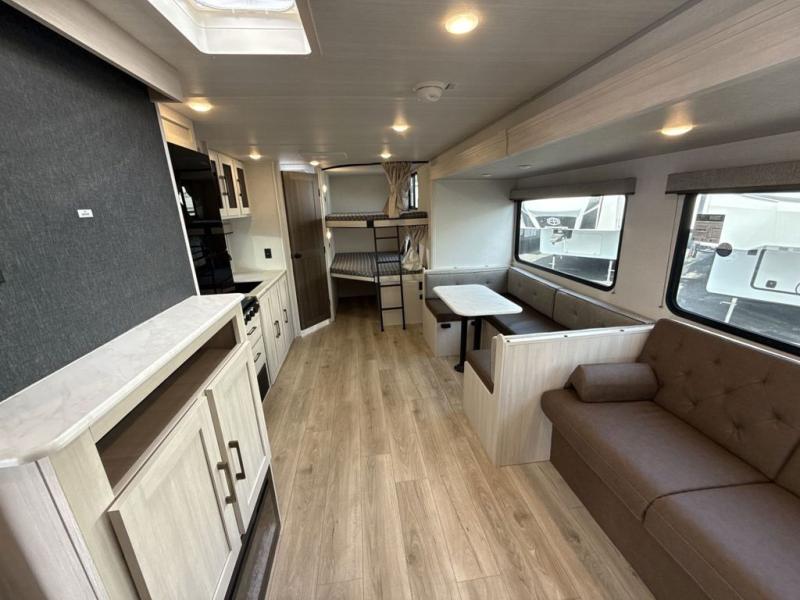 FOREST RIVER SURVEYOR 27CAMP