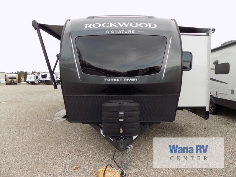 FOREST RIVER ROCKWOOD SIGNATURE 8421DB
