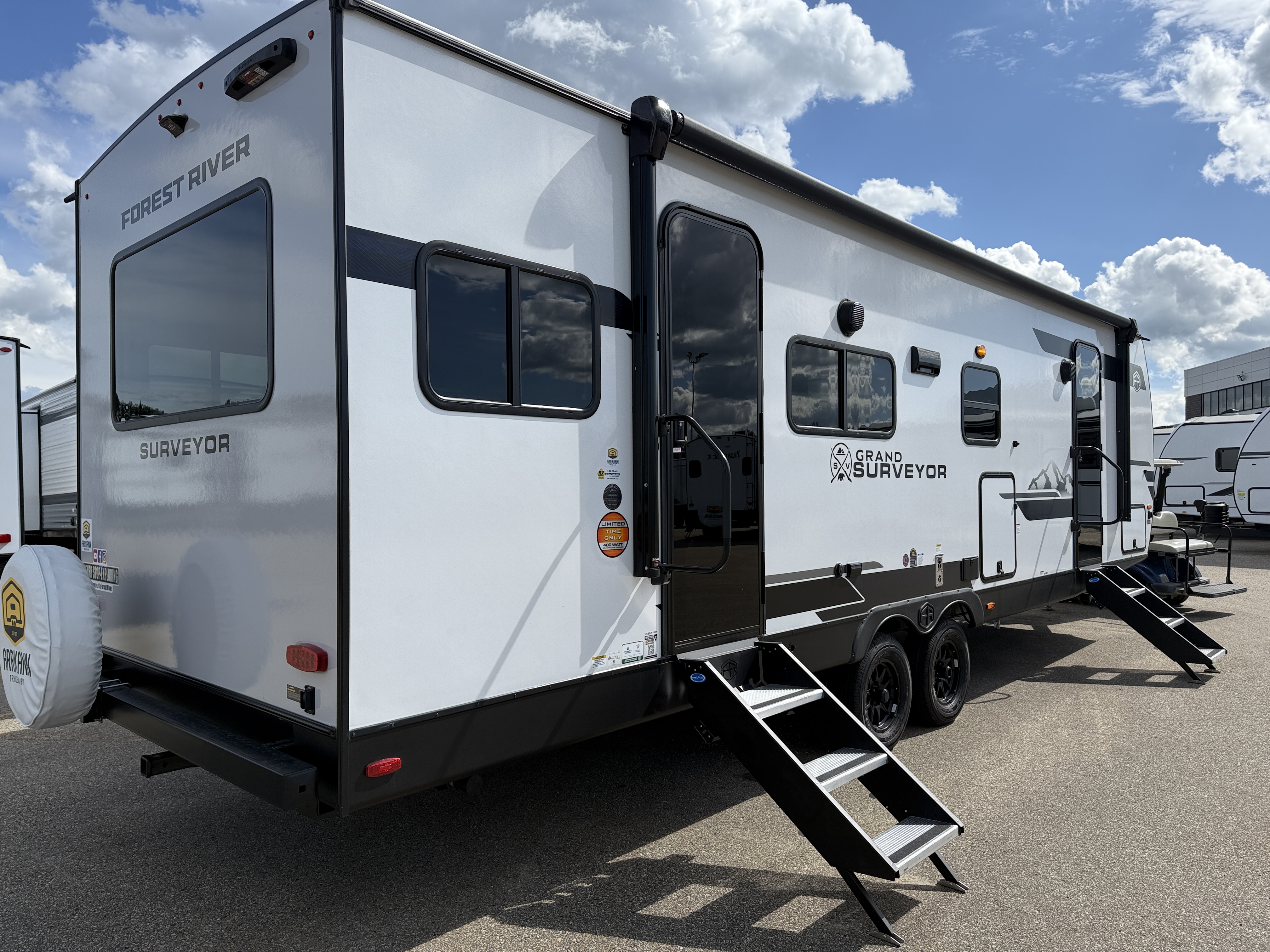 FOREST RIVER SURVEYOR 253RLS