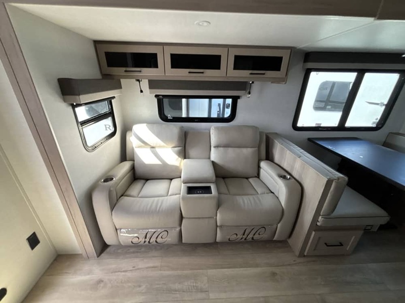 FOREST RIVER ROCKWOOD ULTRA LITE 2606WS