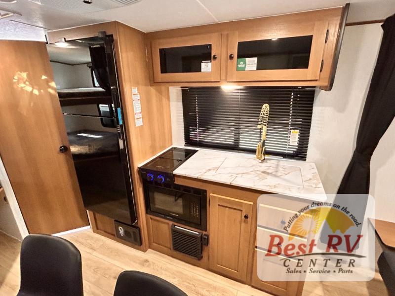 Coachmen Apex NANO 183BH