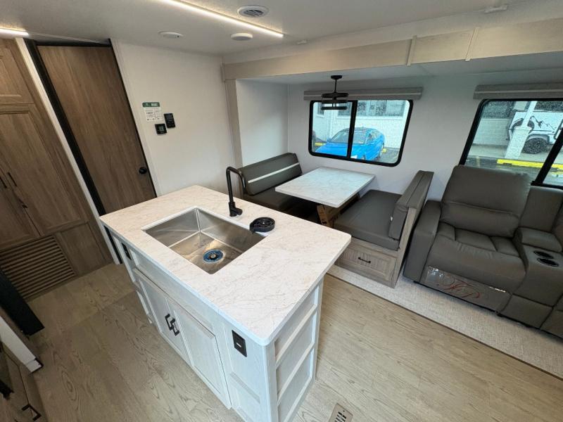 COACHMEN FREEDOM EXPRESS ULTRA LITE 320BHDS