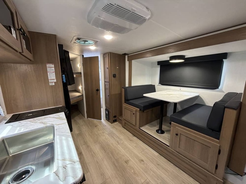 Coachmen Apex Nano 208BHS