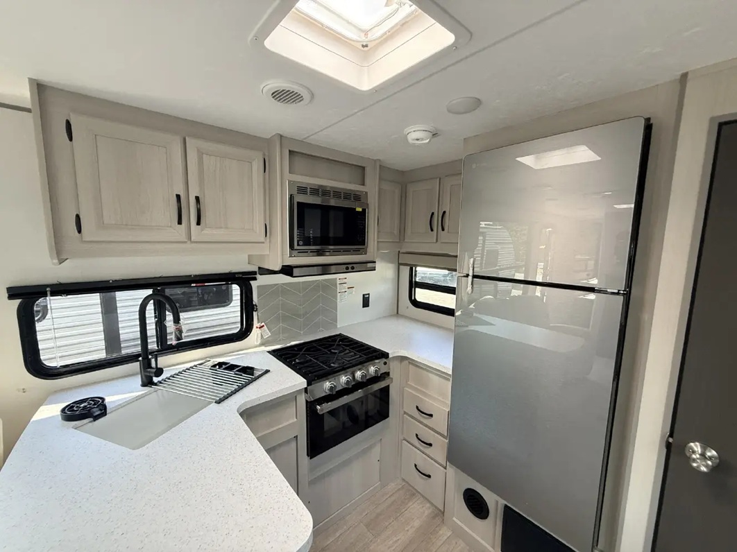 Coachmen CATALINA LEGACY EDITION 303RKDS