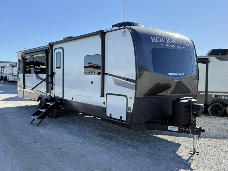 FOREST RIVER ROCKWOOD ULTRA LITE 2906RL