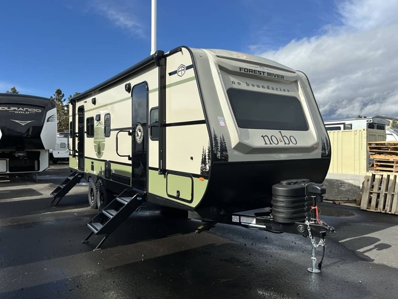 FOREST RIVER NO BOUNDARIES 20.7