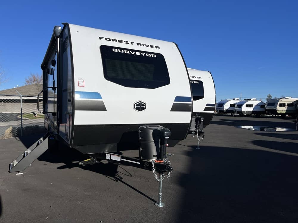 FOREST RIVER SURVEYOR 19MDBLE