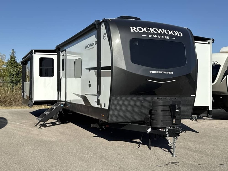 FOREST RIVER ROCKWOOD SIGNATURE 8337RL