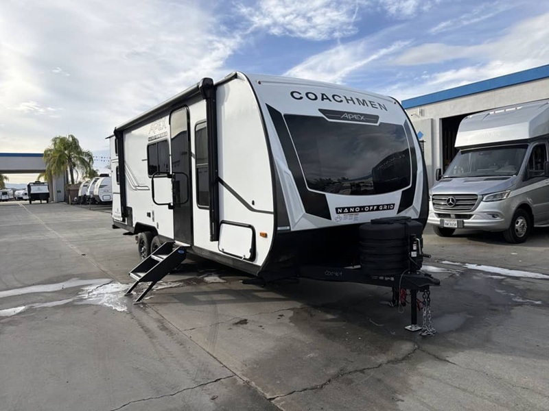 Coachmen Apex Nano 208BHS