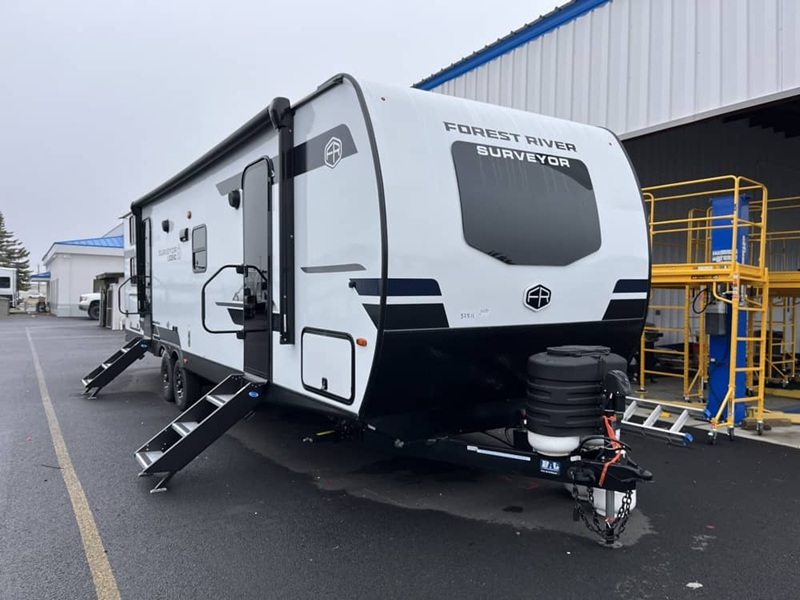 FOREST RIVER SURVEYOR LEGEND 296QBLE